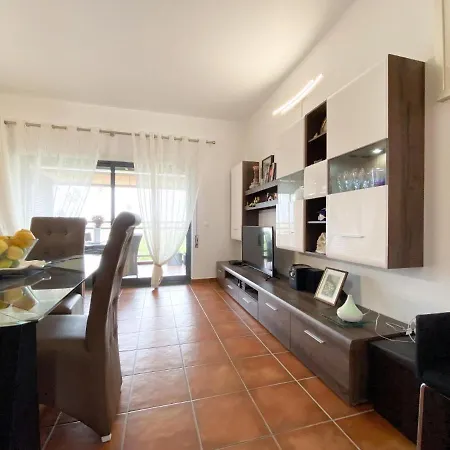 Casa Lucrecia - Apartamento Com Piscina E Campo De Tenis Lagos